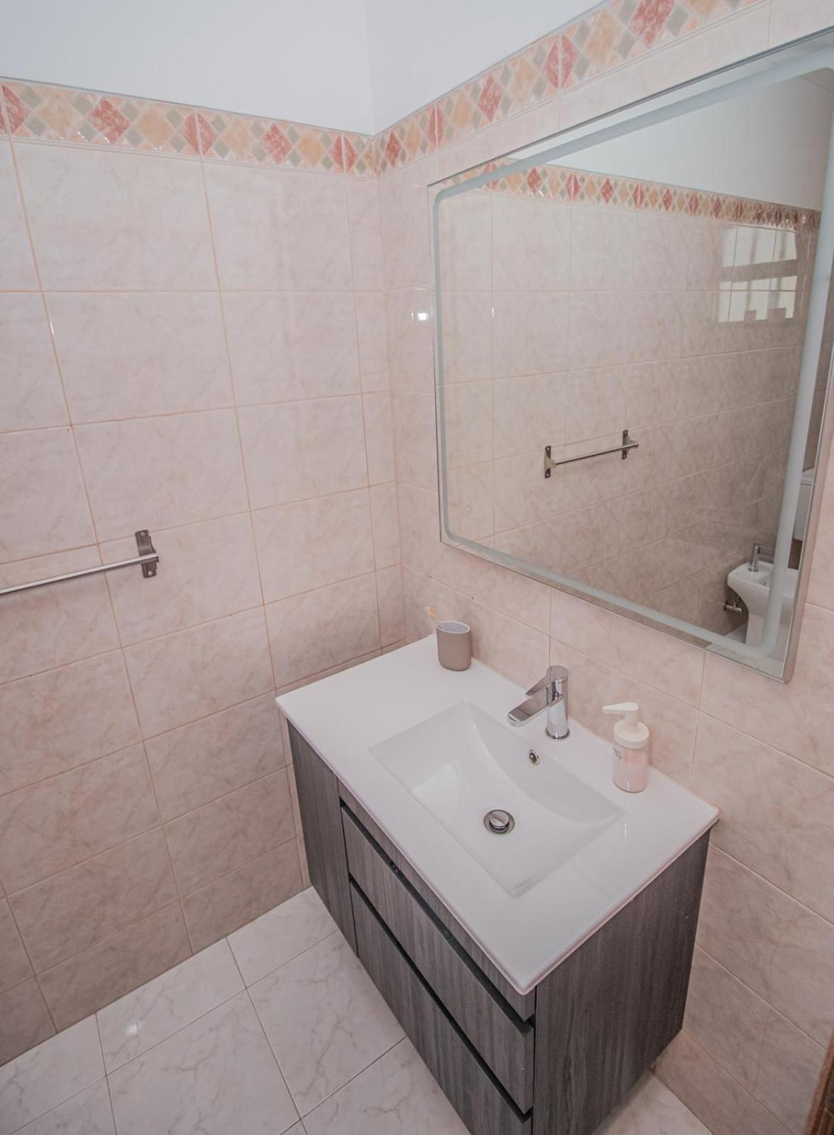 Charming Private Rooms In An Apartment A1 Penha - Faro Ngoại thất bức ảnh